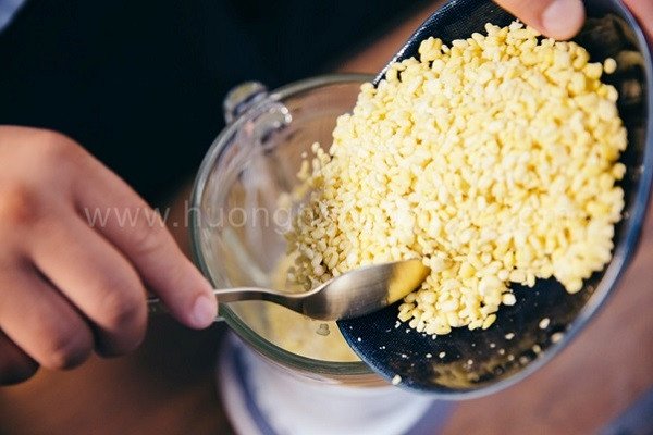 Chế biến nhân đậu xanh làm bánh Trung Thu bằng nồi chiên không dầu