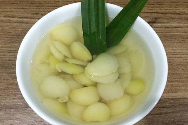 Chén chè đậu ngự Huế thơm ngon, bùi béo
