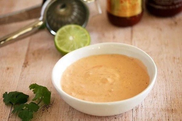 Chén nước chấm kimbap mayonnaise tương ớt thơm béo