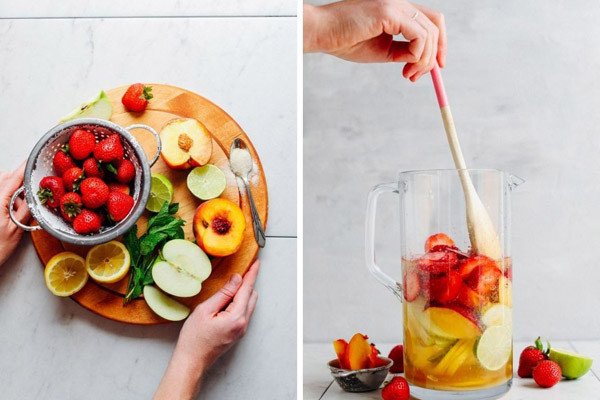 Cocktail trái cây hỗn hợp tươi mát với rượu vang