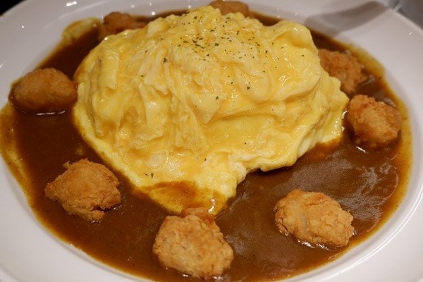 Cơm cà ri trứng omurice Nhật Bản