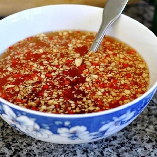 Công thức pha nước mắm chua ngọt đặc trưng cho món cá lóc nướng trui