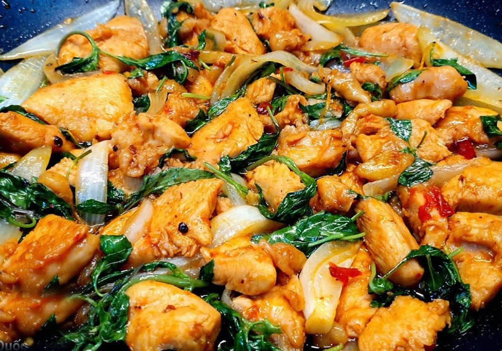 Công thức ức gà xào kiểu Thái đặc trưng