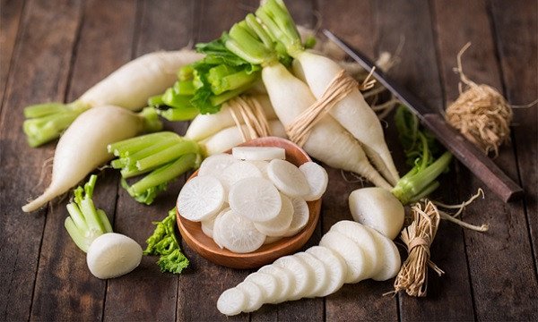 Củ cải trắng tươi là thực phẩm hỗ trợ trị cảm cúm hiệu quả