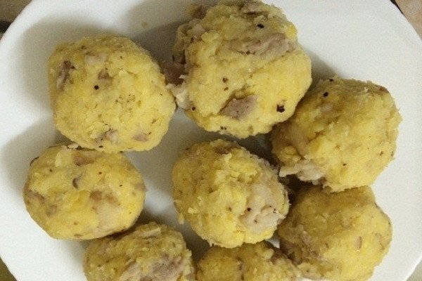 Đậu xanh nghiền mịn dùng làm nhân xôi khúc thơm bùi