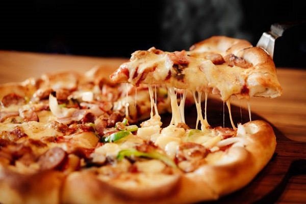 Đế bánh Pizza nướng chảo vàng giòn