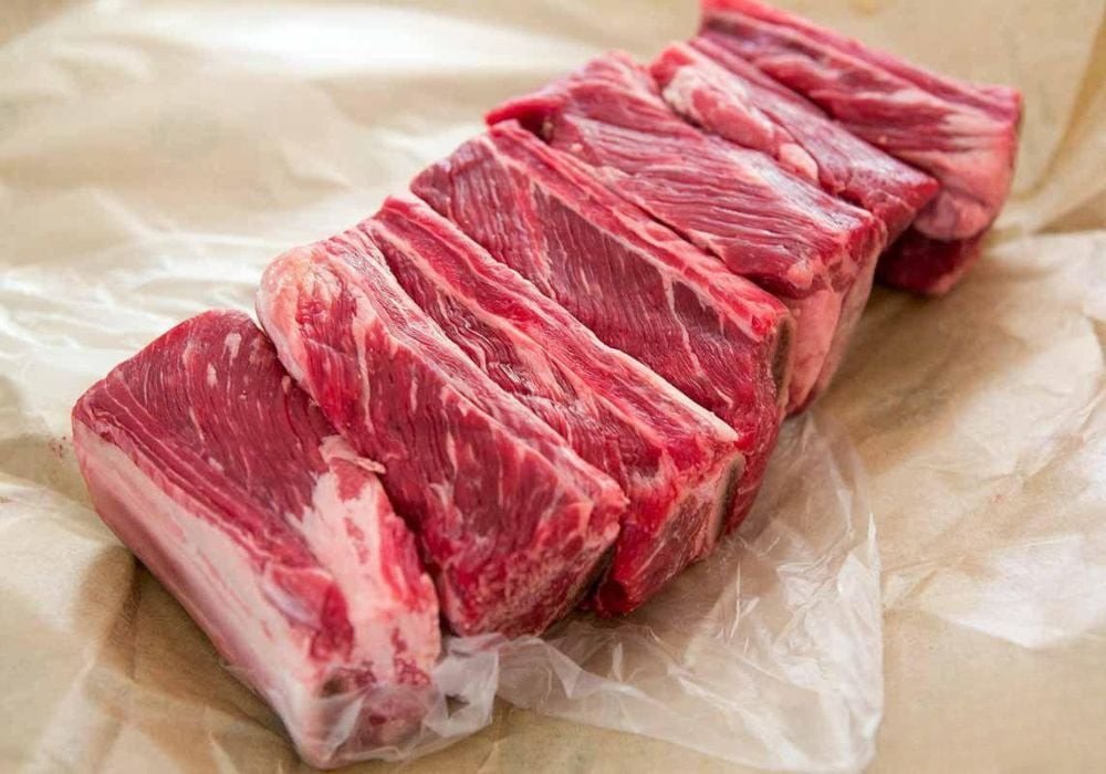 Để làm phở bò kho ngon, việc chọn nguyên liệu tươi là rất quan trọng
