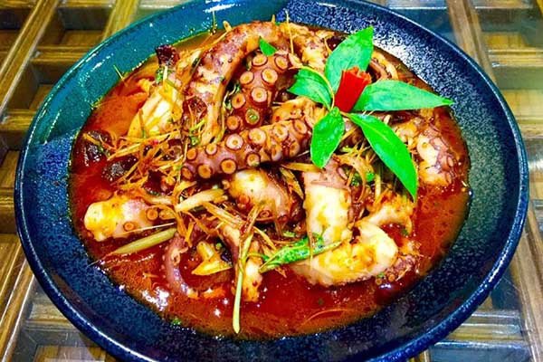 Đĩa bạch tuộc xào sa tế đậm đà hương vị