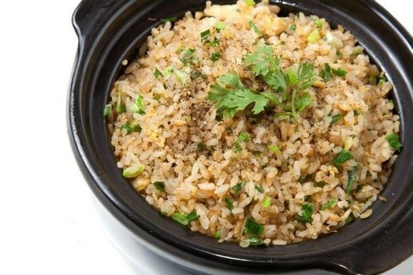 đĩa cơm chiên cá mặn miền Nam hấp dẫn