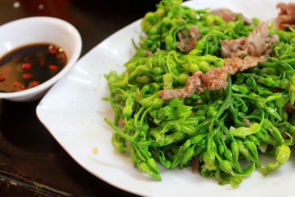 Đĩa thịt bò xào bông thiên lý xanh mướt, hấp dẫn
