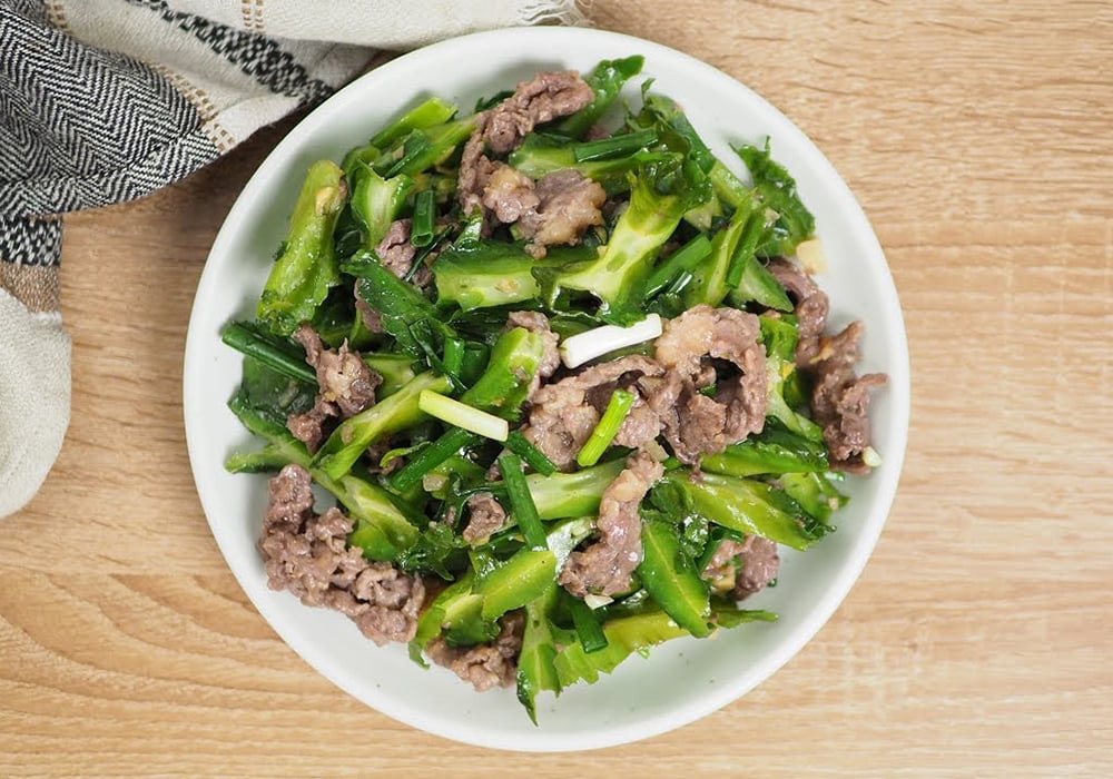 Đĩa thịt bò xào đậu rồng xanh mướt, giòn ngon