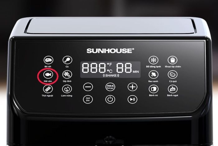 Điều chỉnh nhiệt độ nướng mực muối ớt trên nồi chiên không dầu