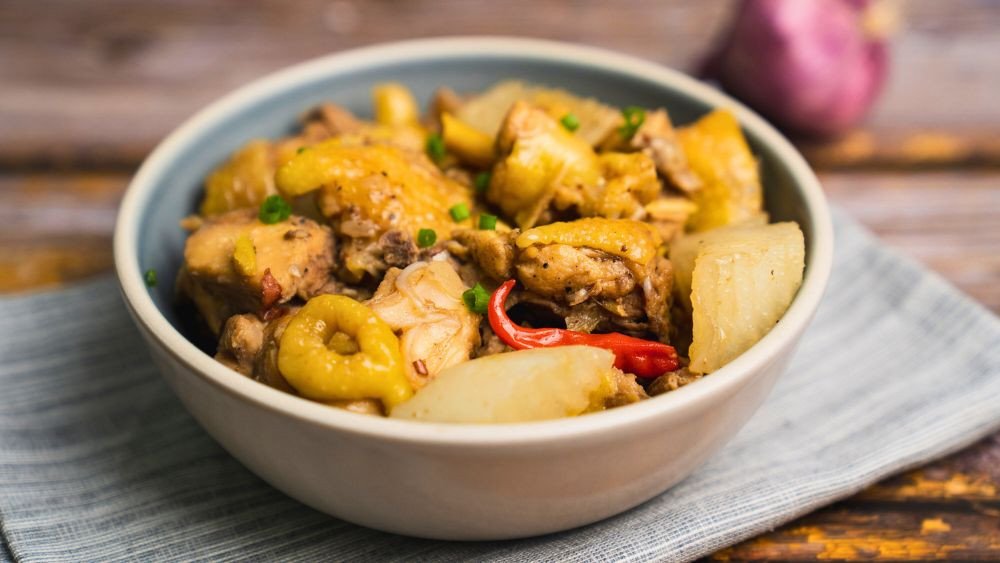 Gà hầm củ cải trắng, nước dùng ngọt thanh bổ dưỡng cho ngày se lạnh.