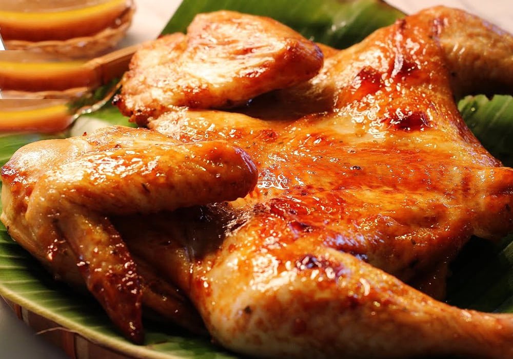 Gà nướng chao với lớp da giòn, thịt mềm ẩm