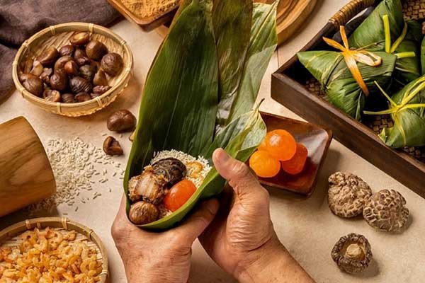 Gói bánh bá trạng với đa dạng nguyên liệu nhân