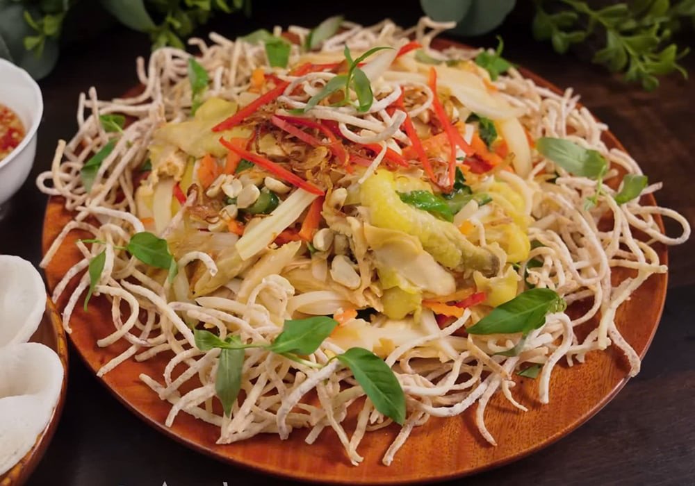 Gỏi gà ngó sen giòn ngon khai vị hấp dẫn