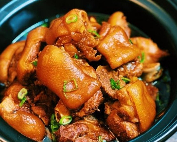 Hầm chân giò coca đến khi thịt mềm tan bằng nồi áp suất