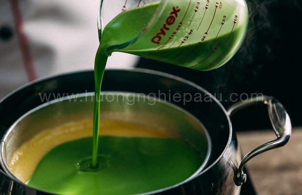 Hấp bánh da lợn từng lớp đều đặn