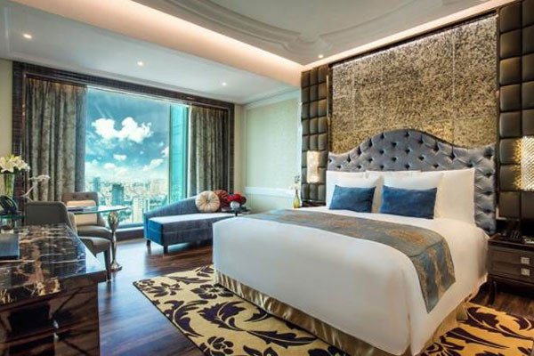 Hệ thống xếp hạng khách sạn bằng ngôi sao phổ biến toàn cầu, minh họa cách đánh giá chất lượng dịch vụ lưu trú