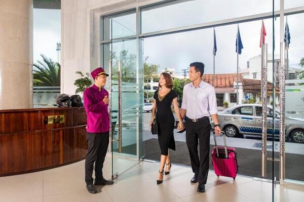 Học Quản trị khách sạn có dễ xin việc không