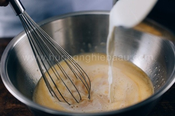 Hỗn hợp bánh flan sữa tươi béo ngậy sẵn sàng cho lò vi sóng