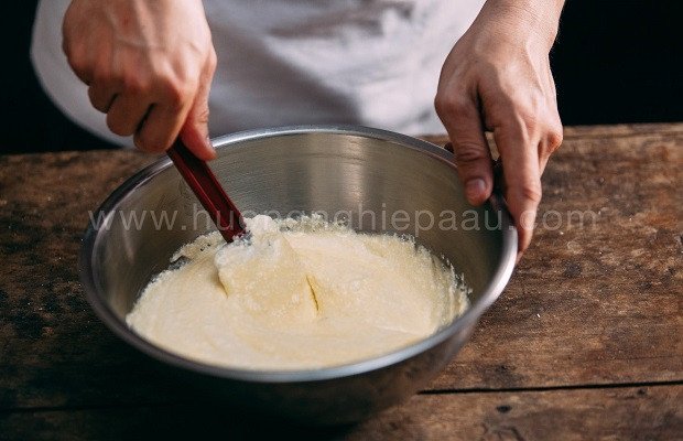 Hướng dẫn nhào bột mì làm bánh sandwich tại nhà