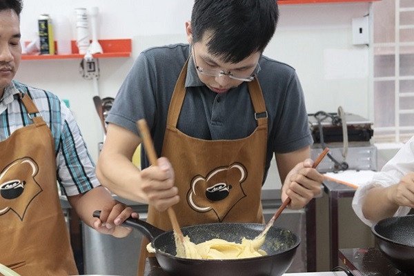 Hướng dẫn sên nhân đậu xanh làm bánh trung thu thủ công