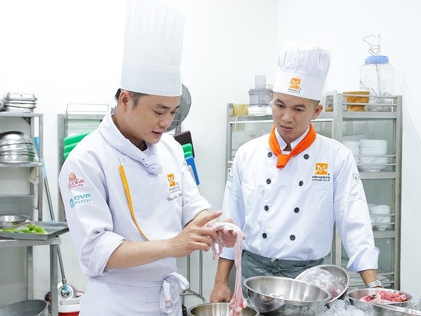 Hướng dẫn sơ chế lòng heo làm cháo lòng