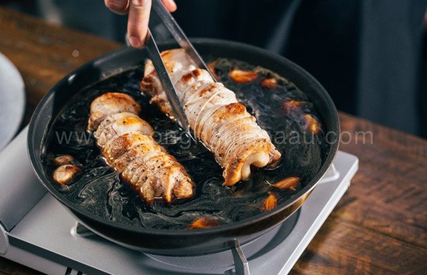 Kho thịt xá xíu cho mì Ramen trong 45 phút đậm đà