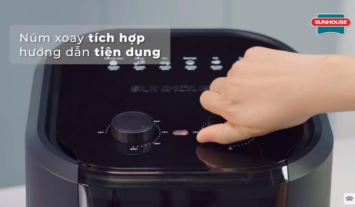 Khởi động và làm nóng nồi chiên không dầu trước khi nấu