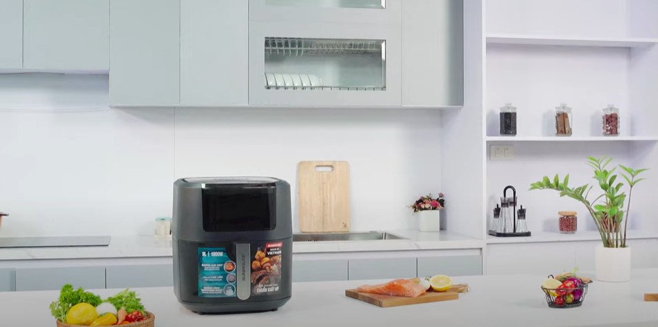 Không gian bếp sạch sẽ nhờ thiết bị chiên không dầu