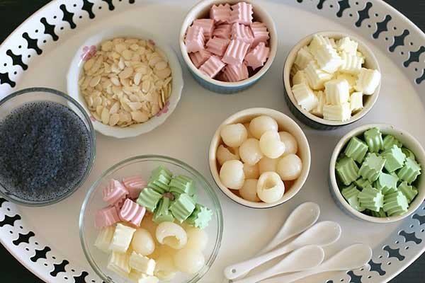 khúc bạch với đa dạng topping hấp dẫn
