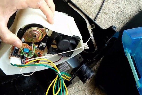 kiểm tra nguồn điện quạt hơi nước