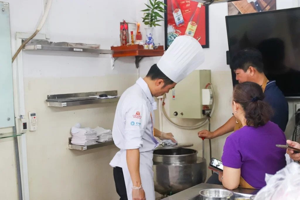 Bí Quyết Làm Chả Bò Gân, Jambon, Chả Hoa Ngũ Sắc Thơm Ngon Kỹ thuật làm chả bò gân ớt xiêm xanh tại nhà