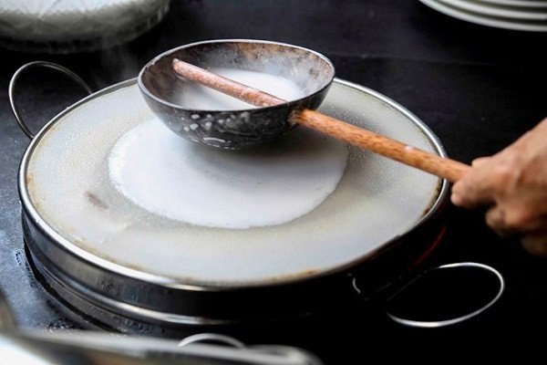 Kỹ thuật tráng bánh ướt mỏng mềm hấp dẫn