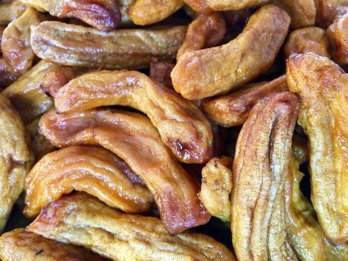 Làm chuối sấy bằng nồi chiên không dầu giúp thành phẩm mềm dẻo