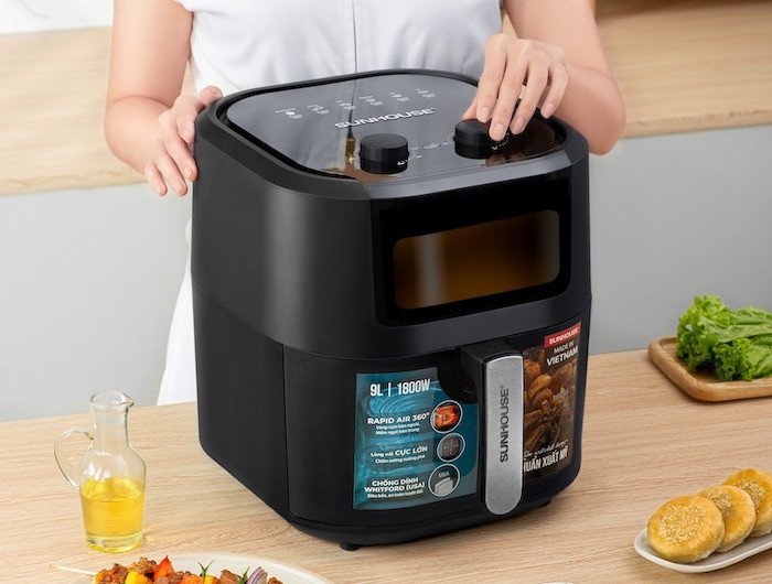 Làm nóng nồi chiên không dầu giúp món vịt nướng chao chín đều và da vàng giòn