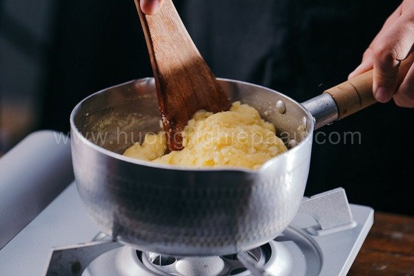 Làm vỏ bánh su kem