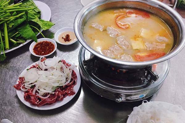 lẩu bò nhúng mẻ nóng hổi chuẩn vị truyền thống