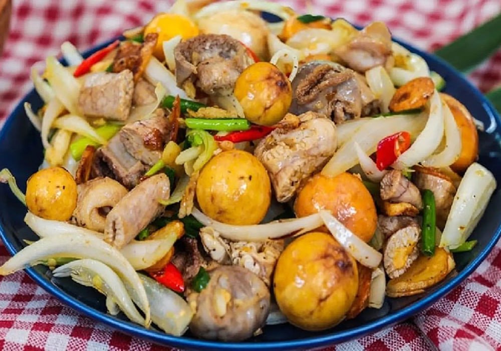 Lòng gà xào thập cẩm nhiều màu sắc, dinh dưỡng phong phú