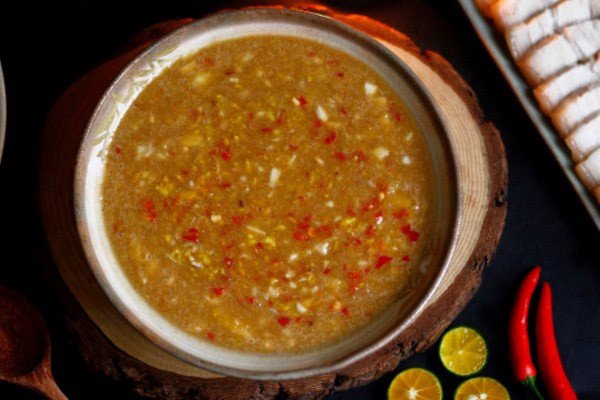 Lựa chọn chai mắm nêm chất lượng để pha chế nước chấm chuẩn vị