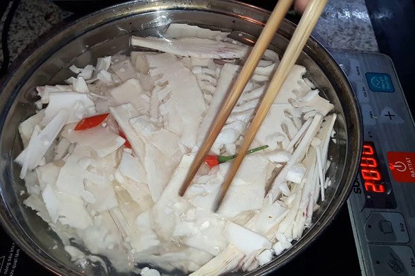 Luộc măng đúng cách
