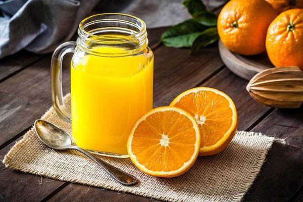 Ly nước cam ép tươi ngon, bổ dưỡng, giúp tăng cường sức khỏe mỗi ngày