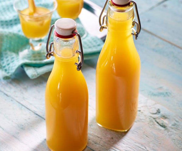 Ly nước ép xoài chín vàng óng thơm ngon bổ dưỡng