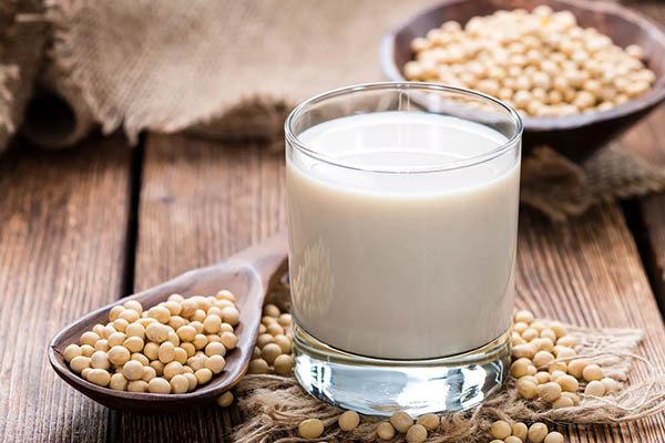 Ly sữa đậu nành sánh mịn, bổ dưỡng, tốt cho sức khỏe