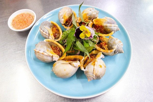 Mâm hải sản nướng thơm ngon, hấp dẫn, chuẩn vị