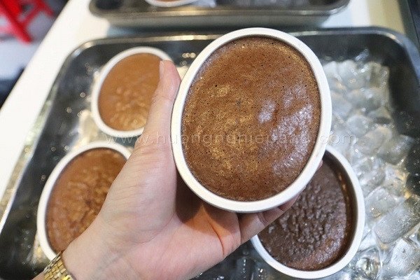 Mẻ bánh Flan gato vàng ươm, thơm ngon mới ra lò