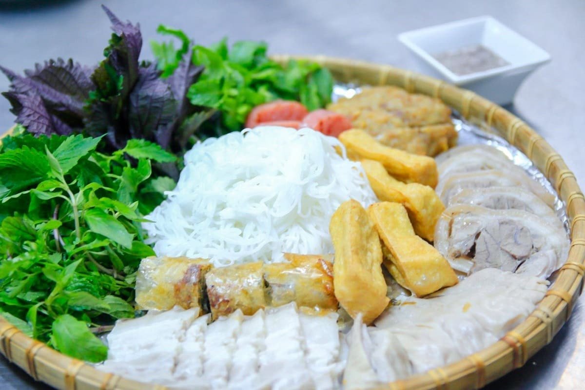 Mẹt bún đậu mắm tôm đầy đặn