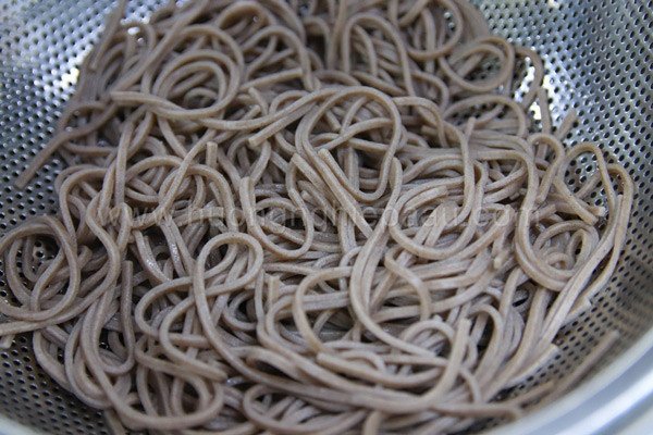 Mì soba Nhật Bản làm từ bột kiều mạch nguyên chất