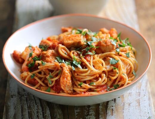 Mì spaghetti xào hải sản sốt cà chua